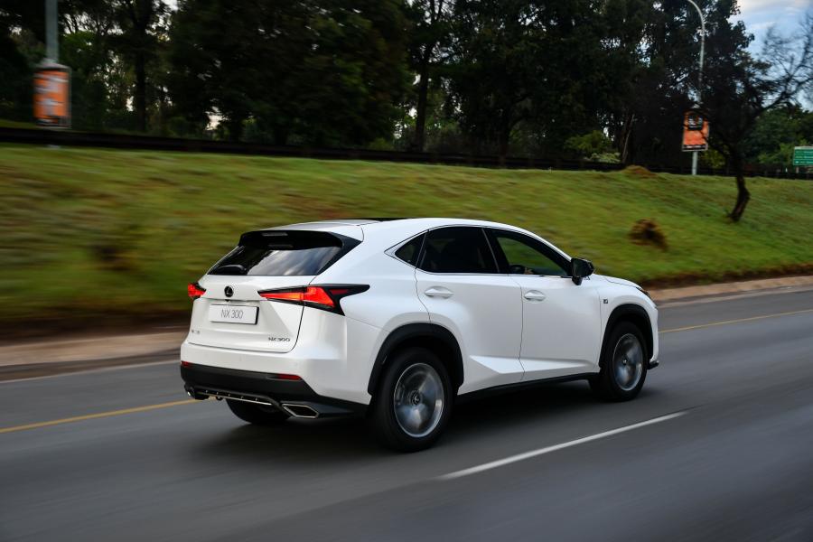  Lexus NX300 F-Sport 2017 года  (ZA) (фото 36 из 40)
